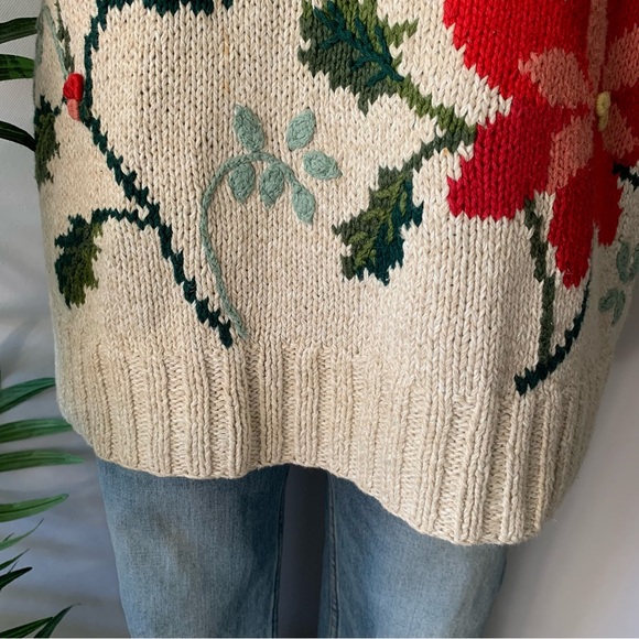 v i n t a g e :: Oversized Poinsettia Embroidered Christmas Sweater - Picture 6 of 12